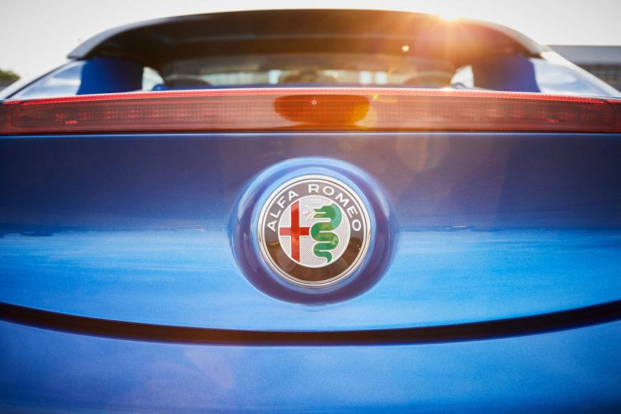 Логотип Alfa Romeo 4C Spider Italia (960) 2018 года  (NA) (фото 7 из 7)
